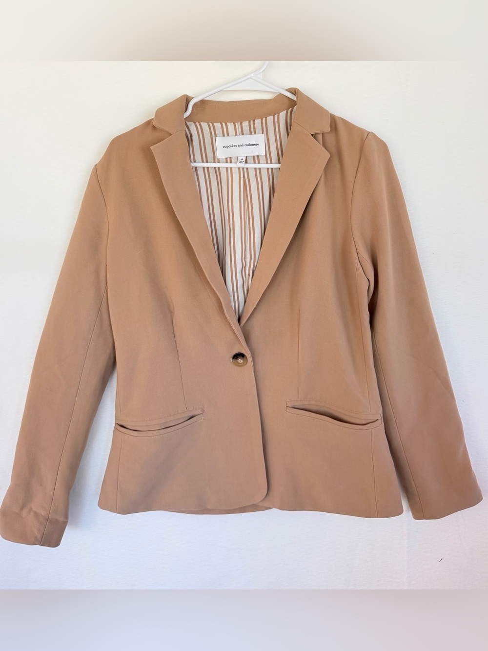 cupcakes & cashmere Camel Single-Button Blazer new with out tags